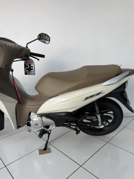 BIZ 125 EX 2023 BRANCA